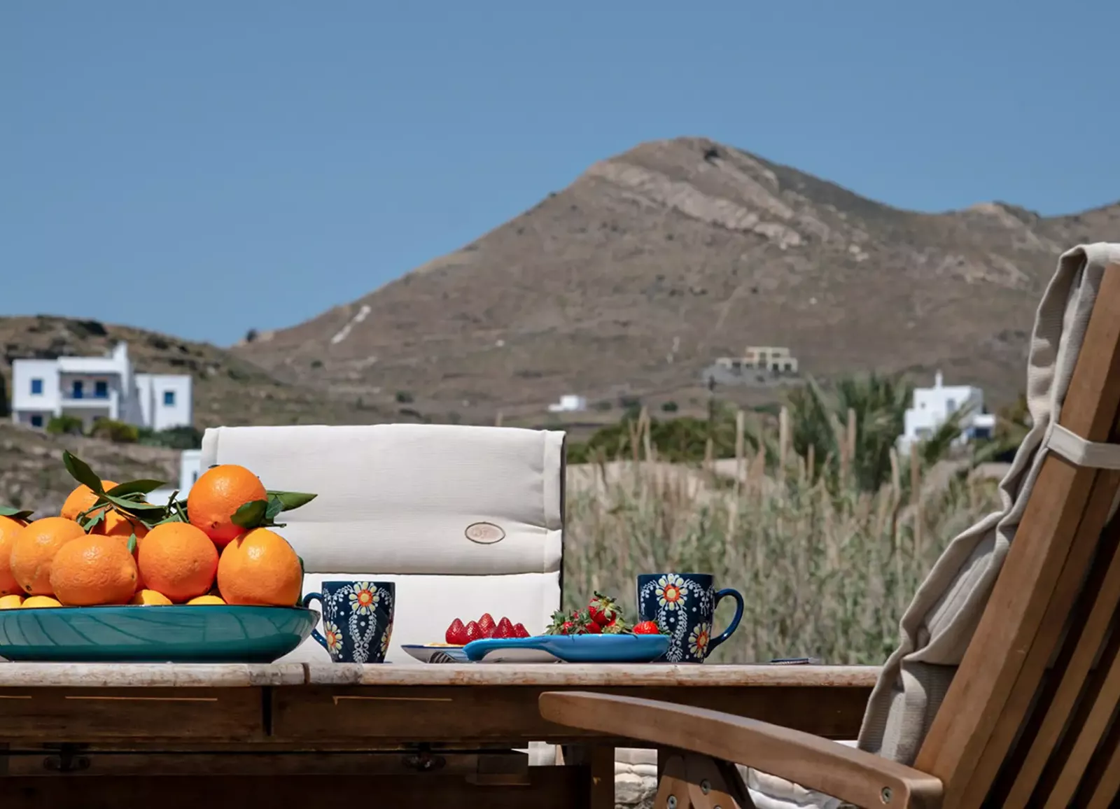 Breakfast with a view over Megas Gialos bay